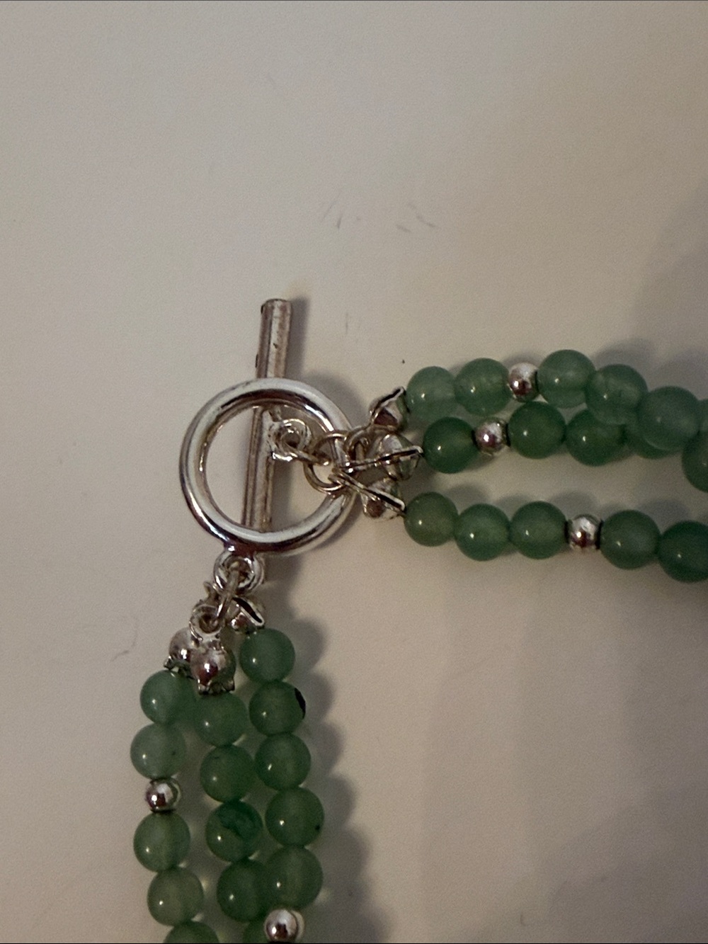 NEW BRACELET, GREEN AVENTURINE THREE STRAND BEADS SILVER TONE, ACCENT TOGGLE 7.5 - Picture 5 of 5